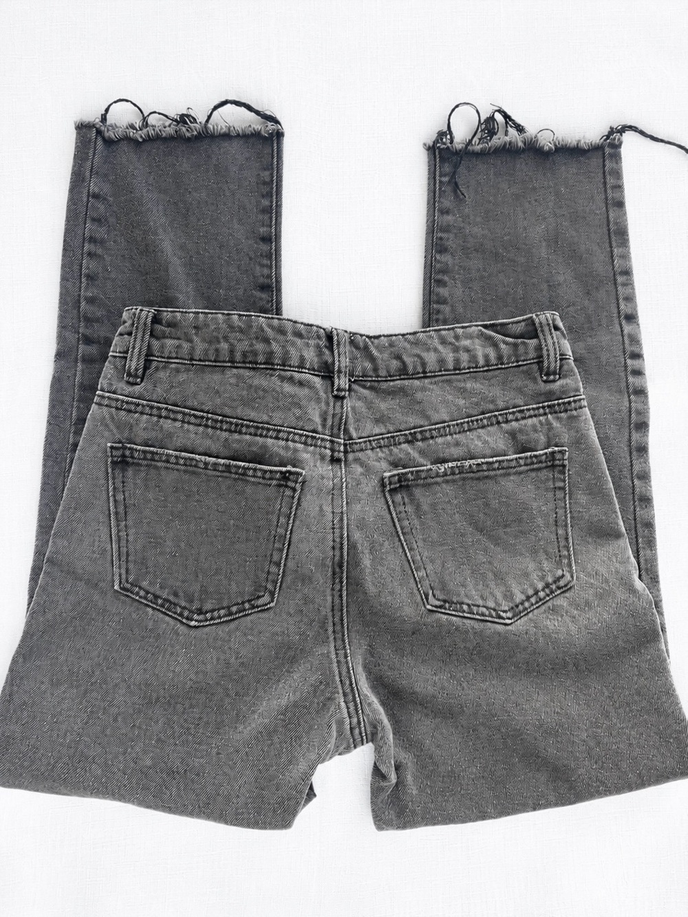 2000s Inspired Princess Polly Charcoal Gray Raw Hem Straight Leg Jeans Size 4 - Picture 2 of 6